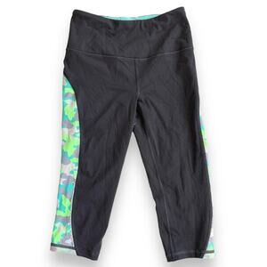 DONATING! LAST CHANCE! Victoria’s Secret VSX Capri leggings, ladies xs